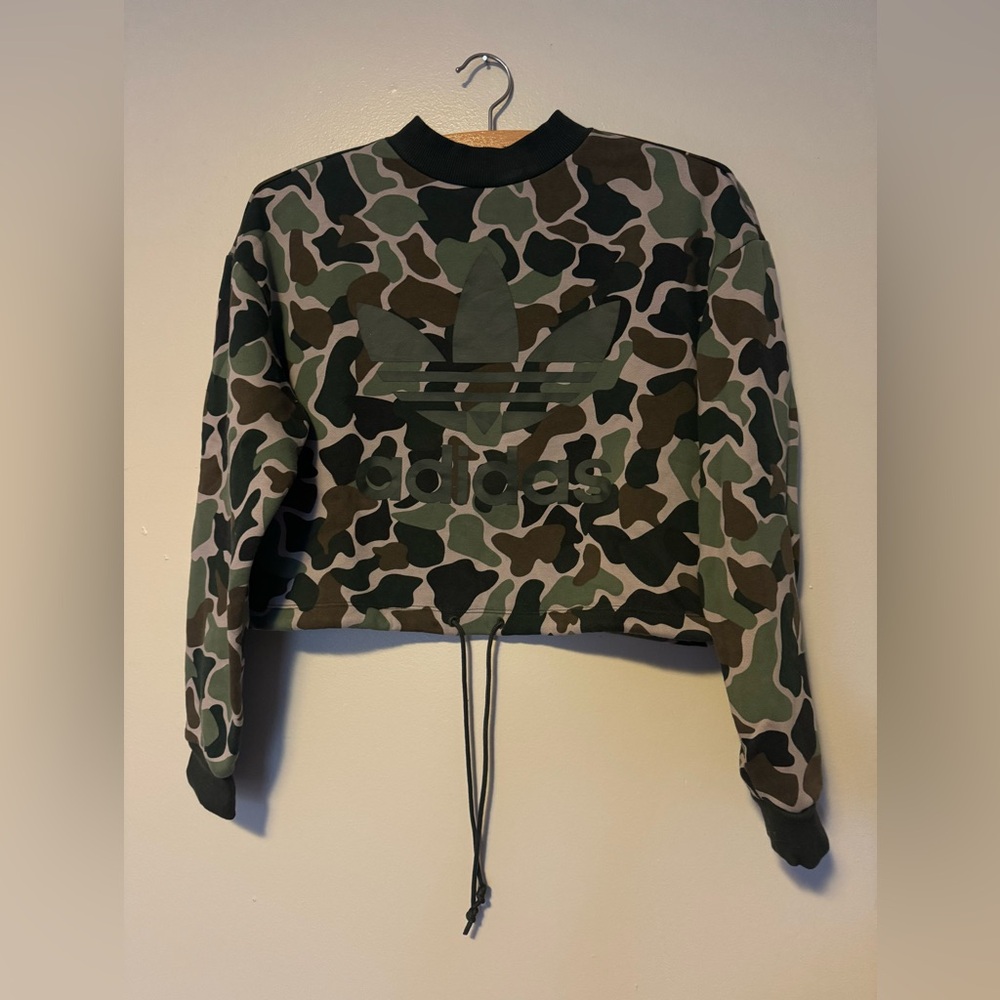 ADIDAS cropped , tie-waist CAMO sweatshirt